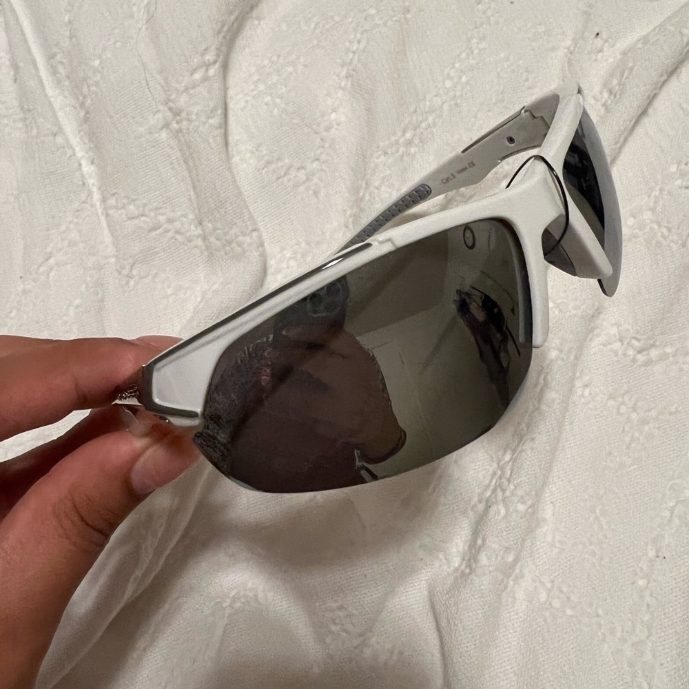 Sliver trendy sunglasses